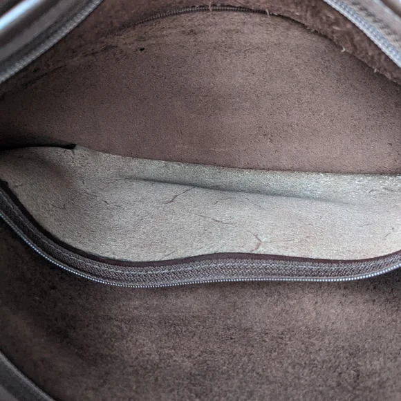 Coach Brown Leather Interior - Picture 8 of 11